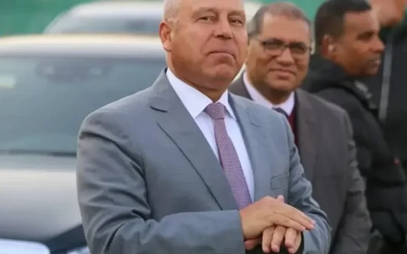 تحرك حكومي عاجل.. وزير النقل يتفقد موقع الهبوط الأرضي في محطة مترو الملك الصالح